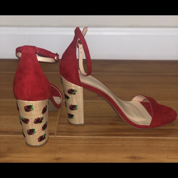 New Red sandals. - Picture 3 of 4